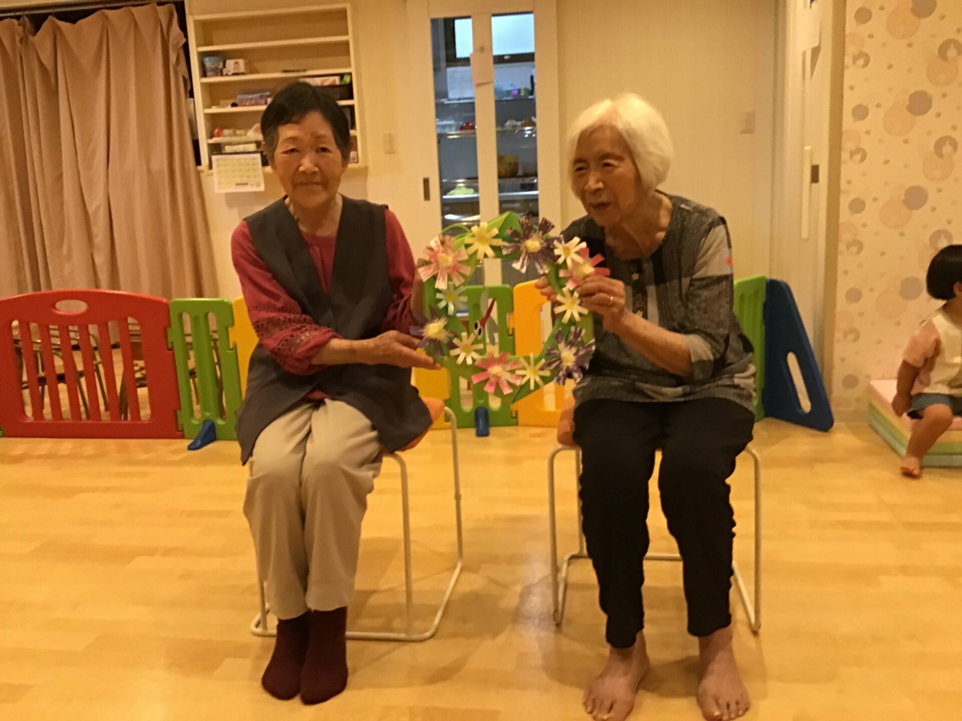 Read more about the article 敬老の日～おばあちゃんとの交流会♪～りっきーぱーく保育園長町～